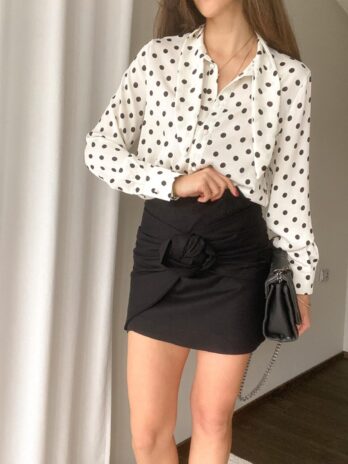 Spódniczka z kwiatem czarna