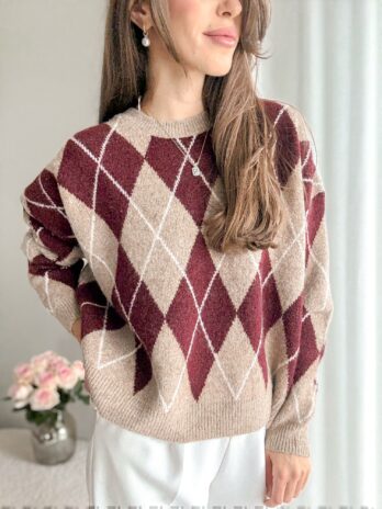 Sweter w romby burgund